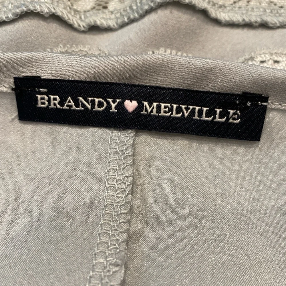 Brandy Melville Dionne‎ Silky Tank Top One Size - Picture 3 of 5